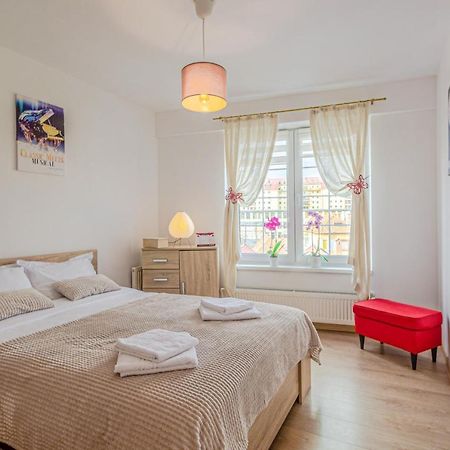Opera Apart Apartment Брашов Екстериор снимка