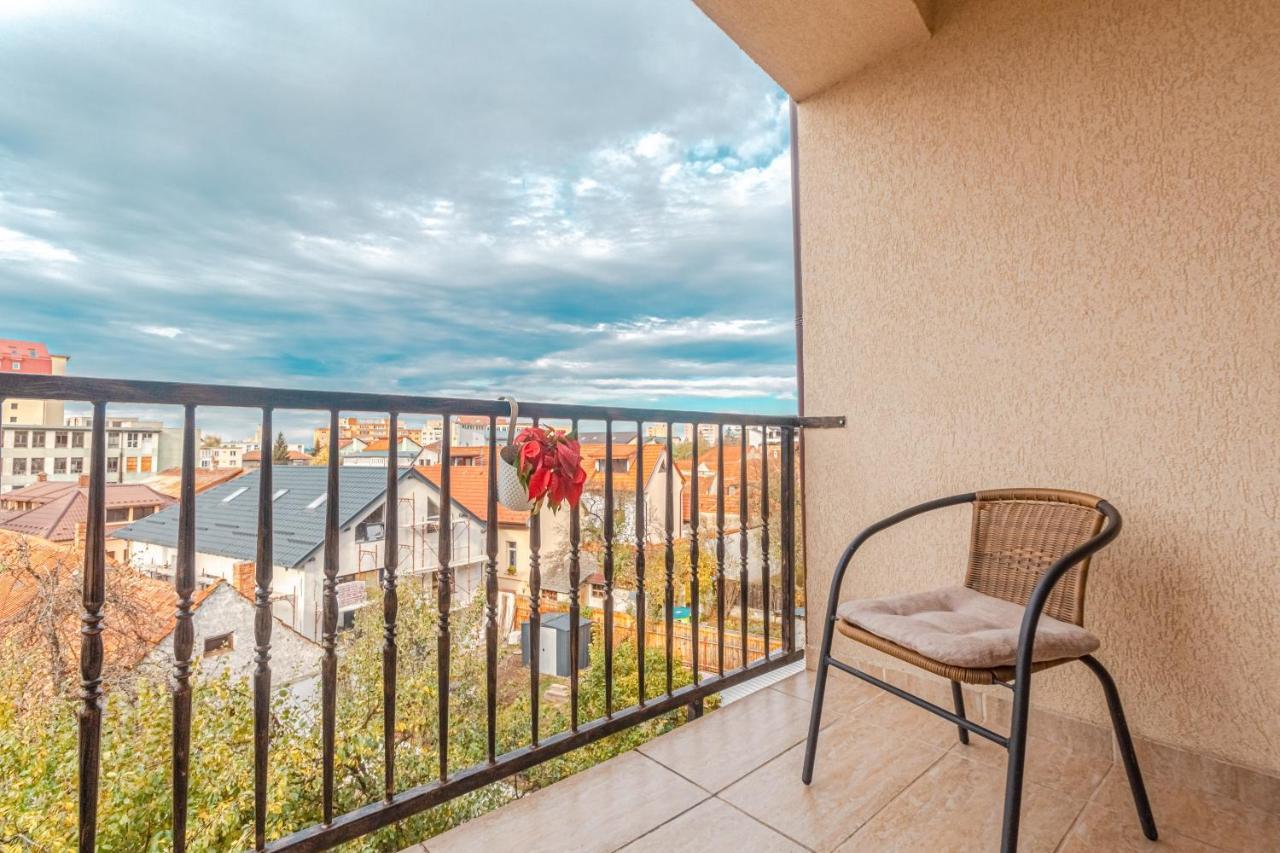 Opera Apart Apartment Брашов Екстериор снимка