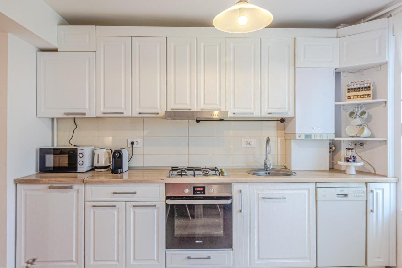 Opera Apart Apartment Брашов Екстериор снимка