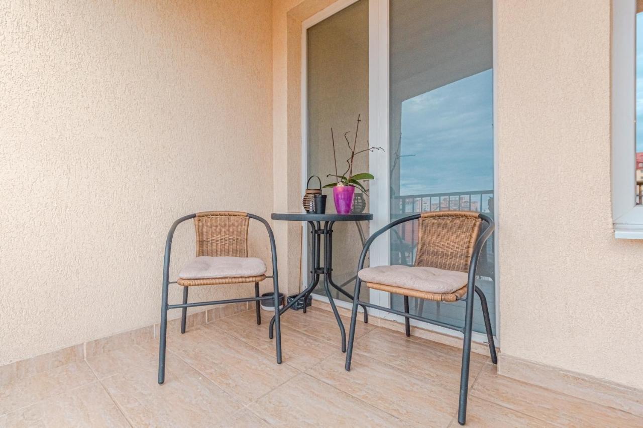 Opera Apart Apartment Брашов Екстериор снимка