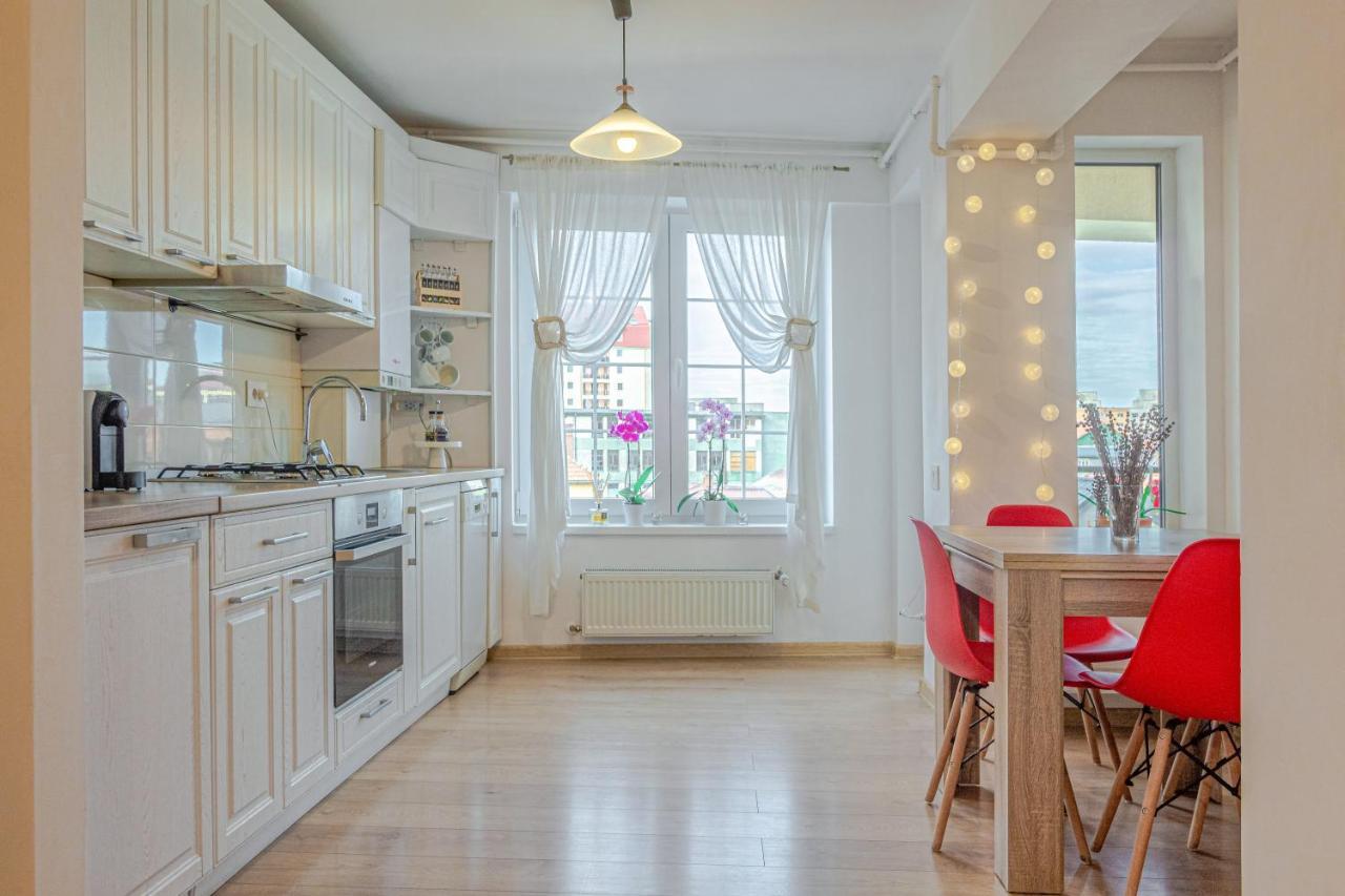 Opera Apart Apartment Брашов Екстериор снимка