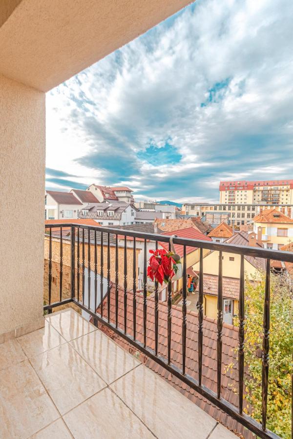 Opera Apart Apartment Брашов Екстериор снимка